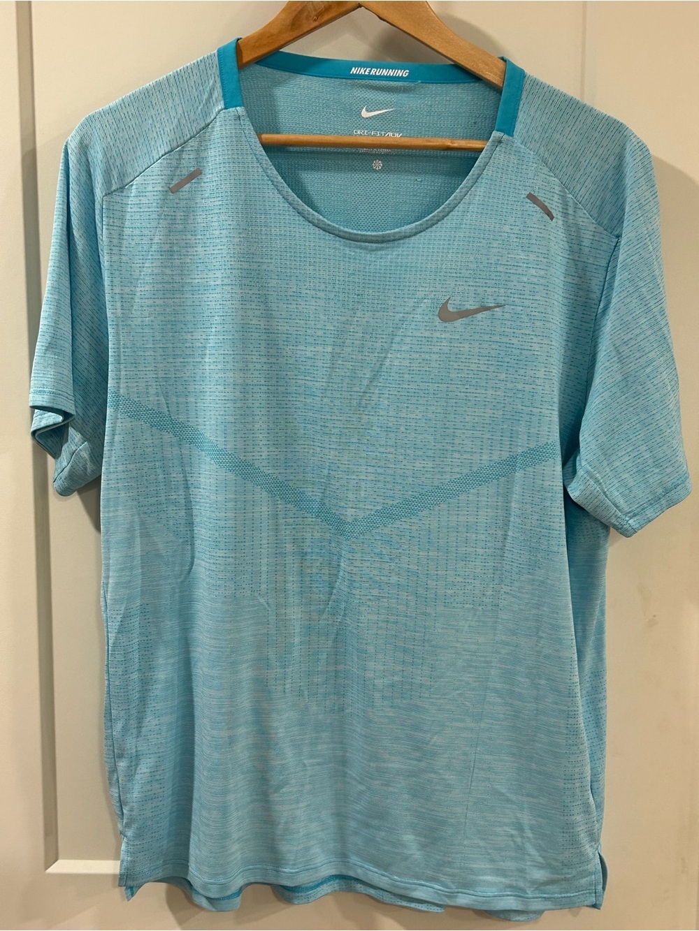 Nike Men Dri-FIT ADV TechKnit Ultra Running Short Sleeve Shirt Chlorine Blue L
